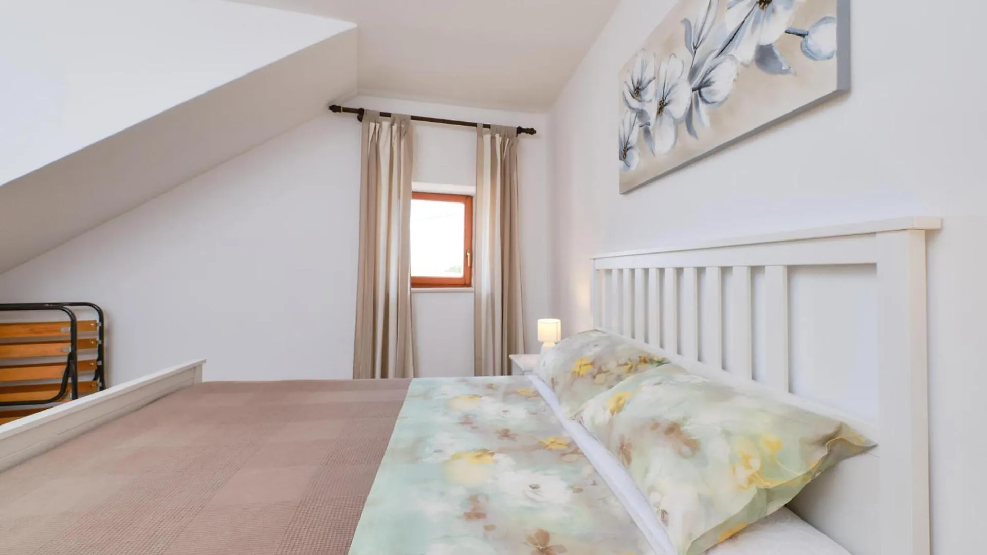 Awesome Apartment In Mali Losinj With Wi-Fi